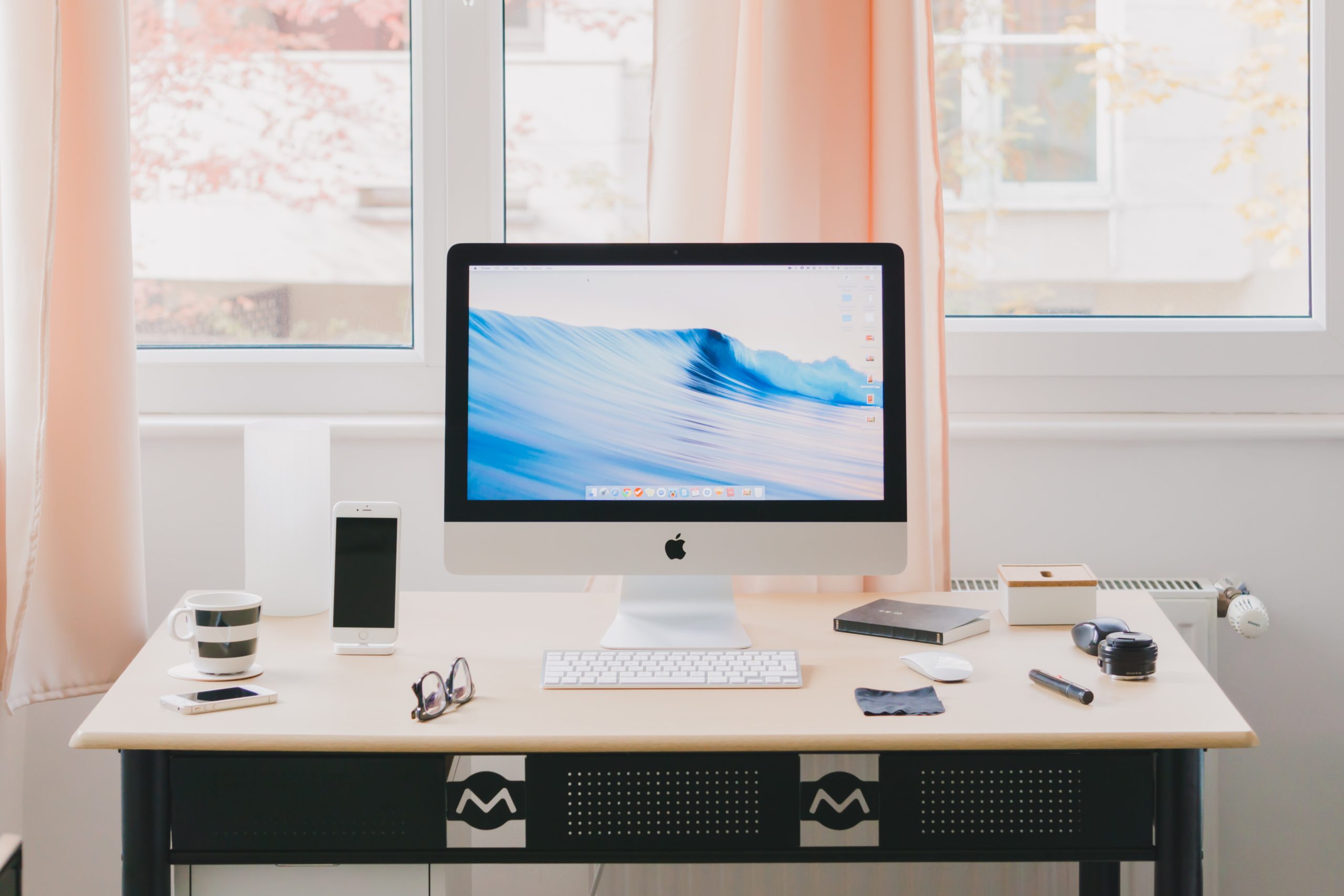 You are currently viewing Overwhelmed? Declutter Your Office Now.